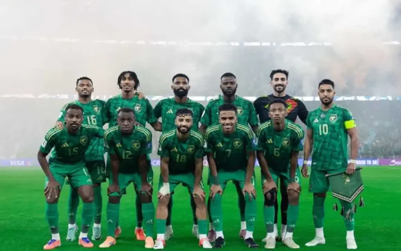 اللقاء المنتظر: السعودية يواجه عمان في افتتاح كأس العرب 2025